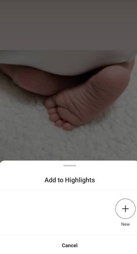 با انتخاب آیکون + هایلایت جدید را بسازید.