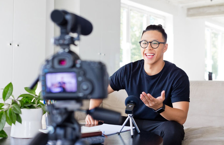 ابزارهای ضروری برای یوتیوبر شدن 